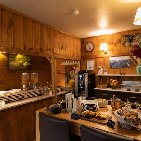 Hotel Quin Te Va Каутерец Екстериор снимка