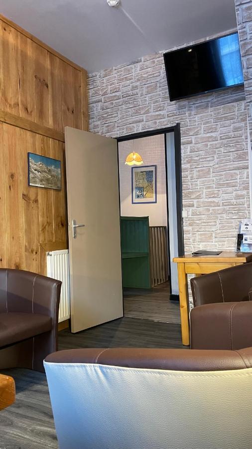 Hotel Quin Te Va Каутерец Екстериор снимка