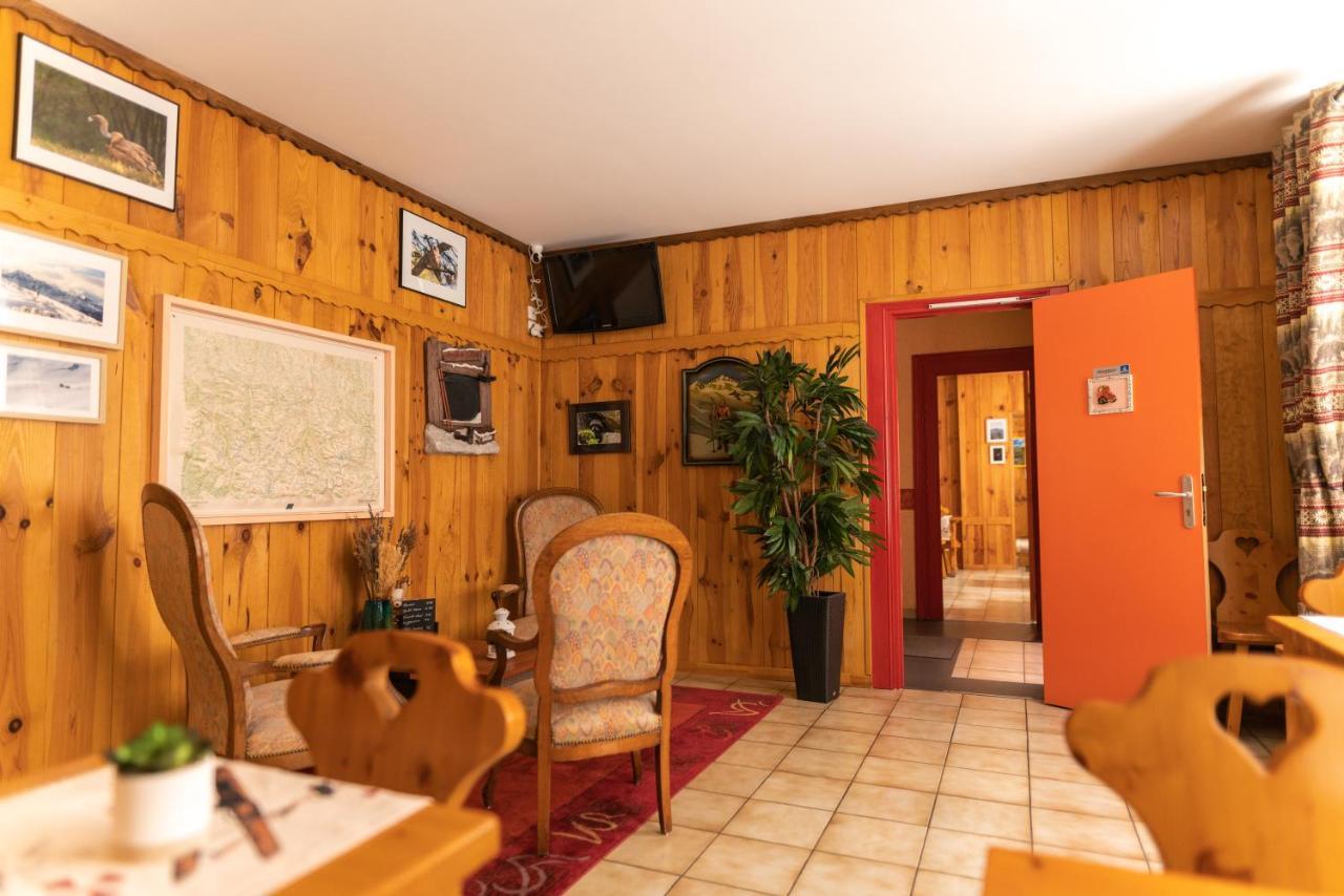 Hotel Quin Te Va Каутерец Екстериор снимка