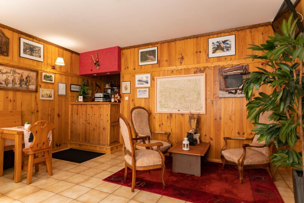 Hotel Quin Te Va Каутерец Екстериор снимка