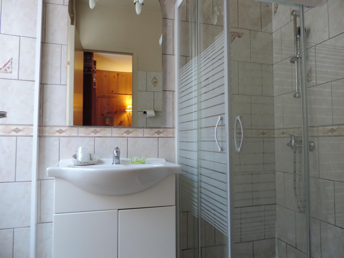 Hotel Quin Te Va Каутерец Екстериор снимка