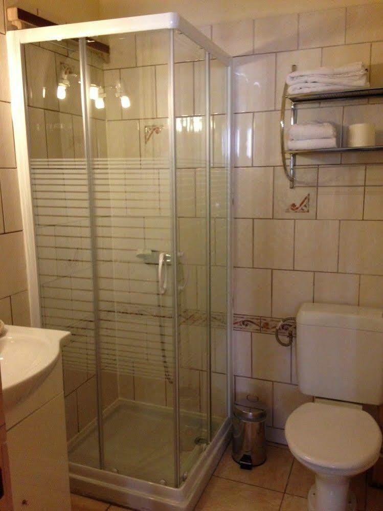 Hotel Quin Te Va Каутерец Екстериор снимка